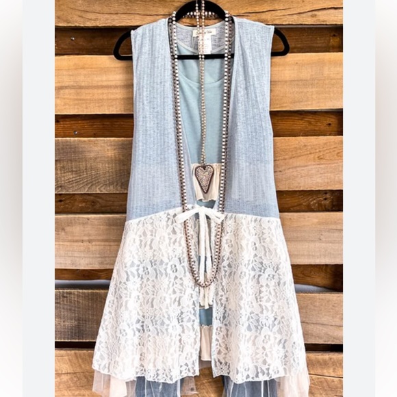 NWT Boho chic tie vest with lace - Picture 2 of 6